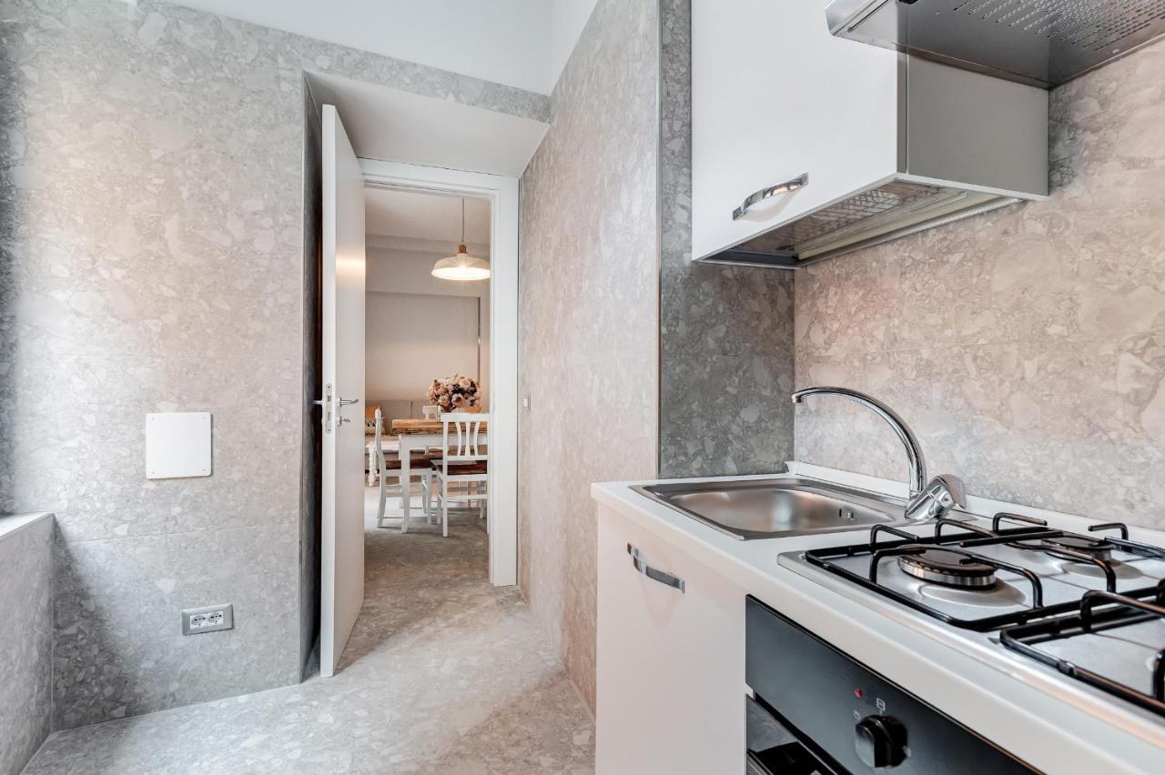 Crystal Trevi Fountain - Romedreamhome ภายนอก รูปภาพ